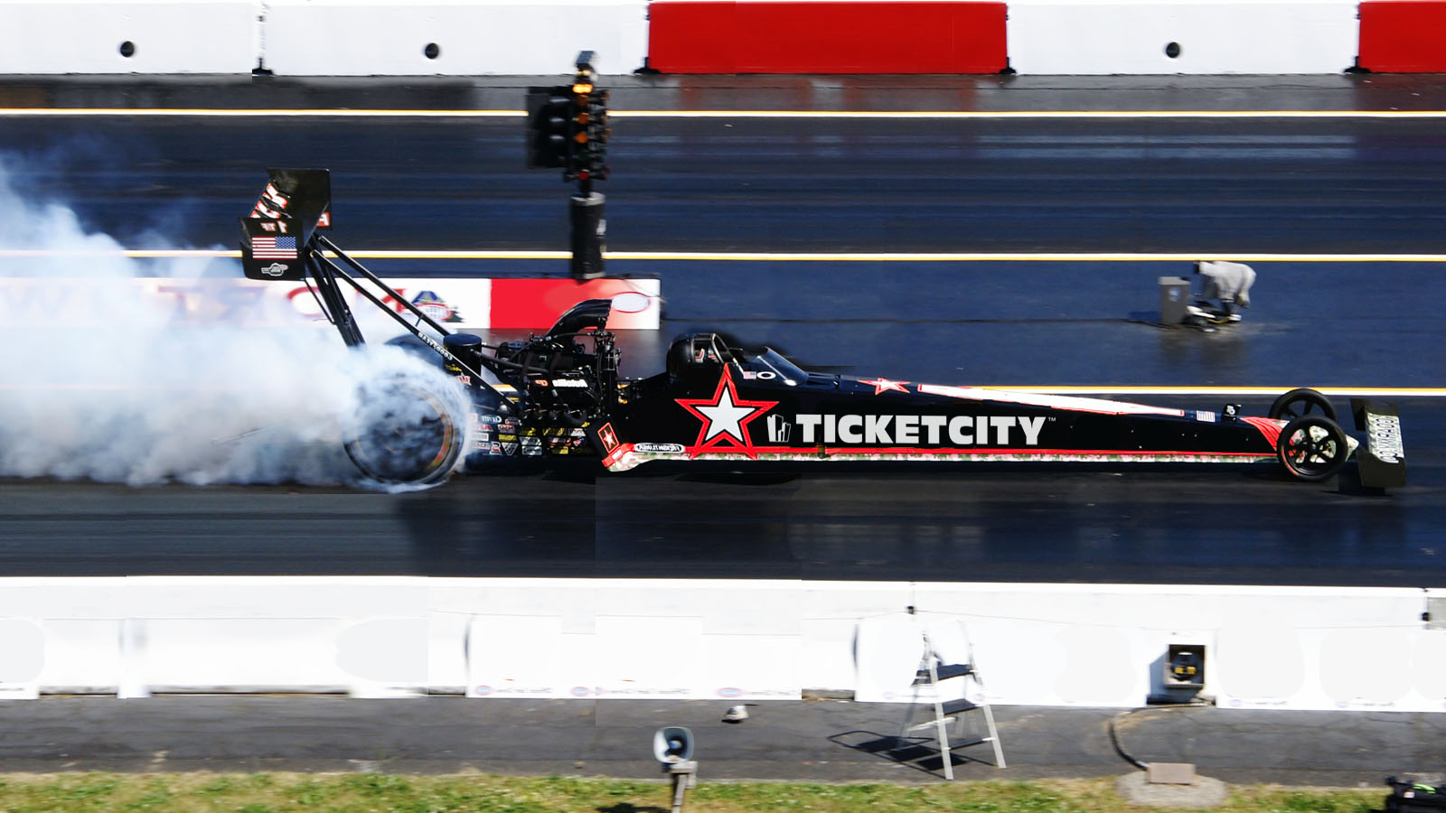 NHRA New England Nationals Schedule & Tickets for 2024 Dates Buy NHRA